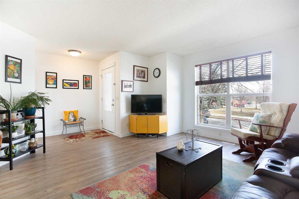 Picture for 211 Prestwick Heights SE