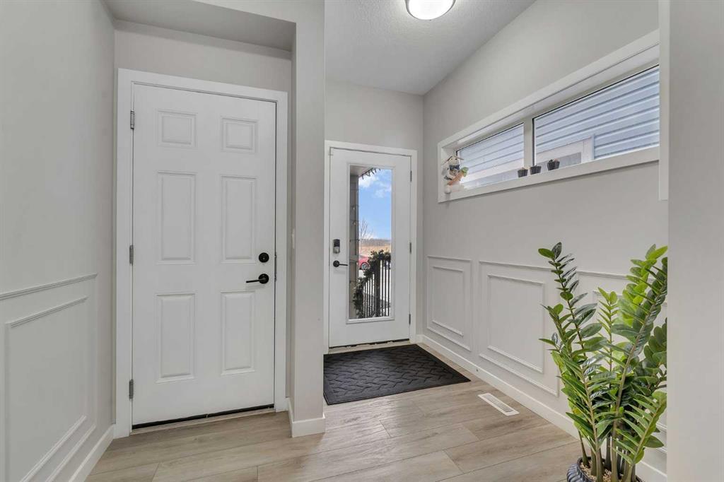 Picture for 341 Walcrest View SE