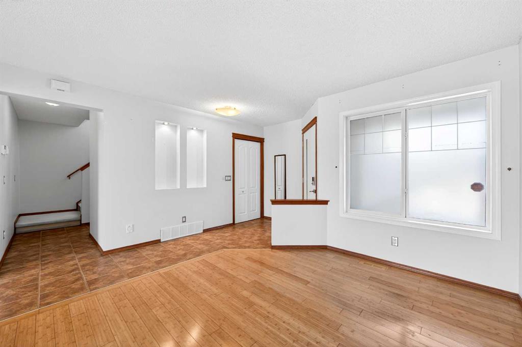 Picture for 172 Kincora Drive NW