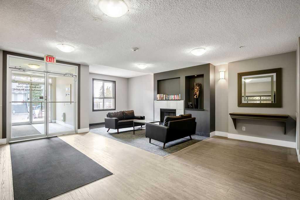 Picture for 4301, 73 Erin Woods Court SE