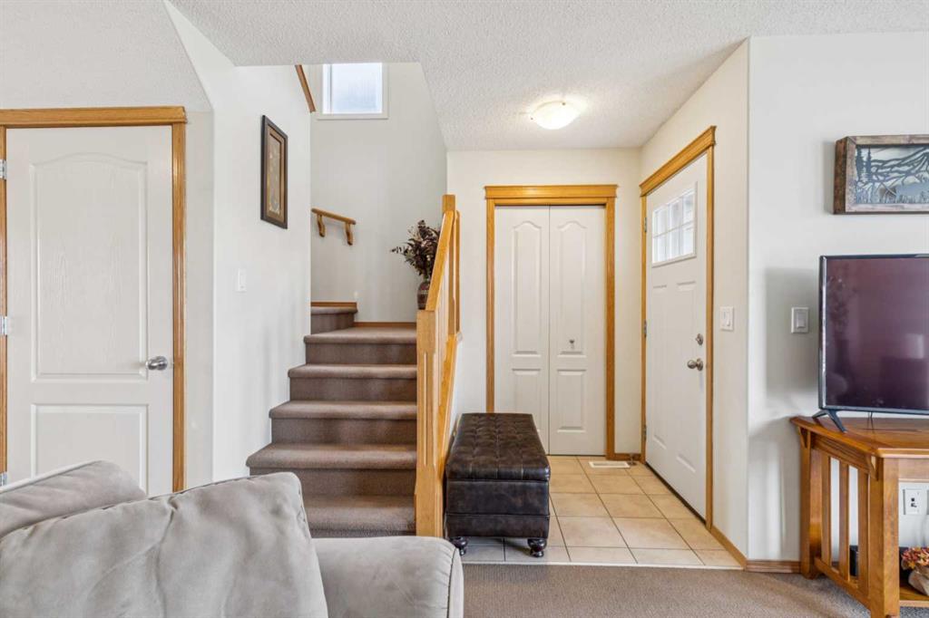 Picture for 146 Cranberry Close SE