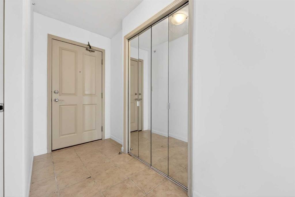 Picture for 1301, 650 10 Street SW