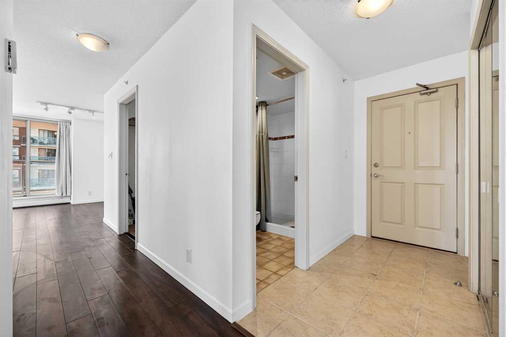 Picture for 1301, 650 10 Street SW