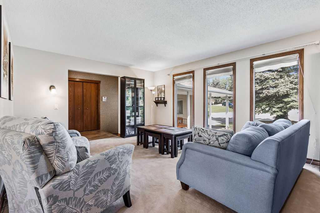 Picture for 652 Dalmeny Hill NW