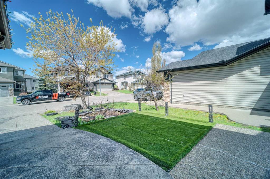 Picture for 100 Royal Birch Crescent NW