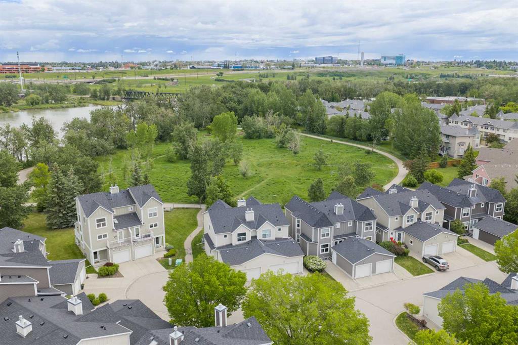 Picture for 142 INGLEWOOD Point SE