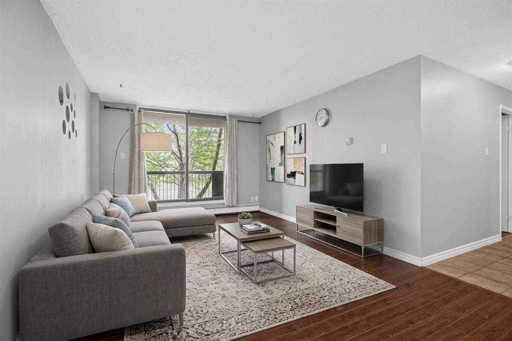 Picture for 225, 30 Mchugh Court NE