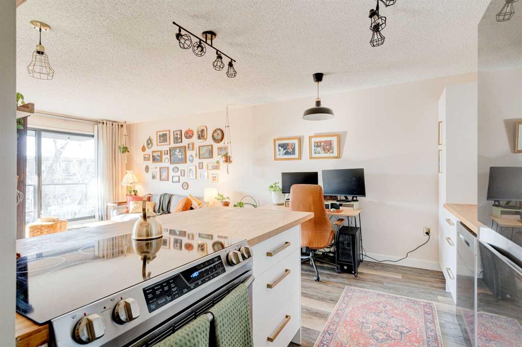 Picture for 309, 1602 11 Avenue SW