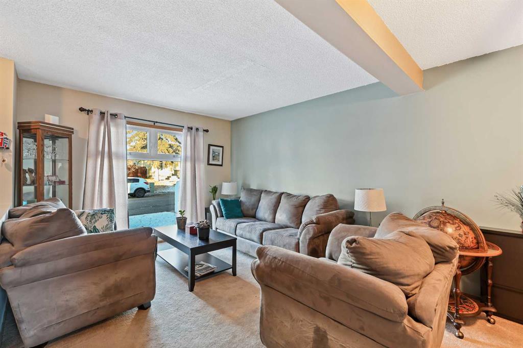 Picture for 115 Castlegreen Close NE