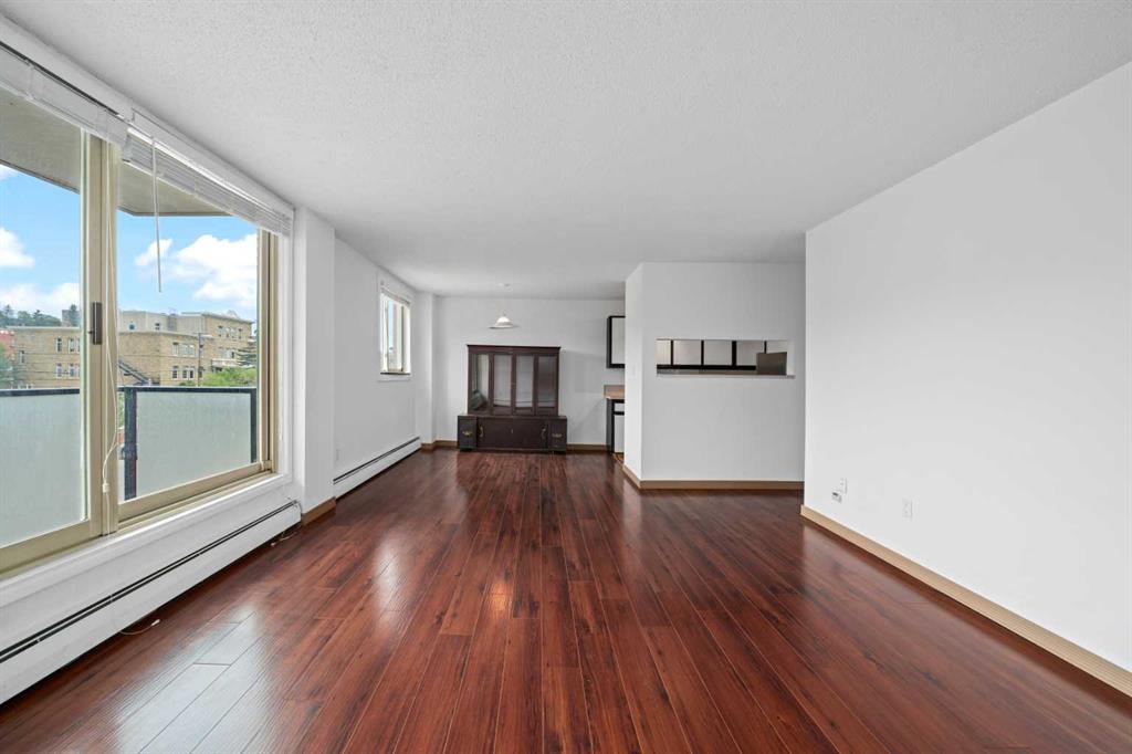 Picture for 342, 1435 7 Avenue NW