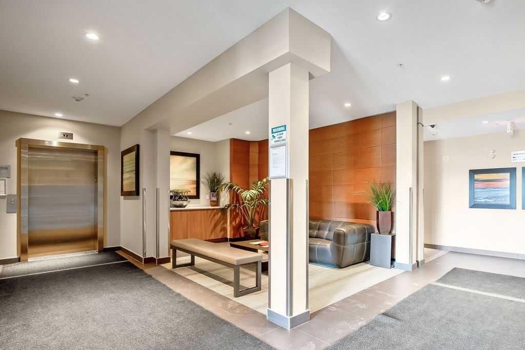 Picture for 321, 402 Marquis Lane SE