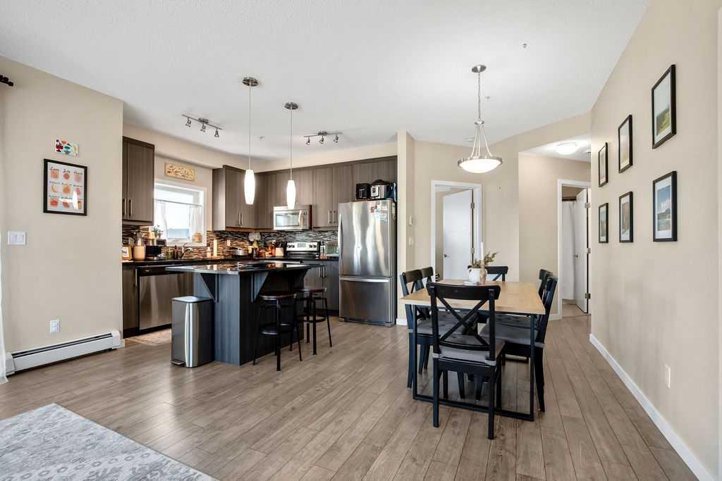 Picture for 321, 402 Marquis Lane SE