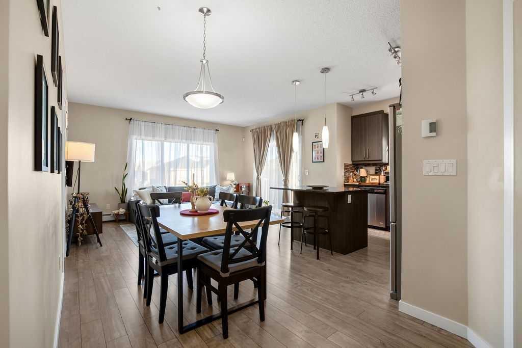 Picture for 321, 402 Marquis Lane SE