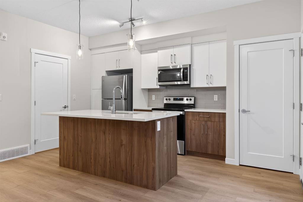 Picture for 203, 400 belmont Street SW