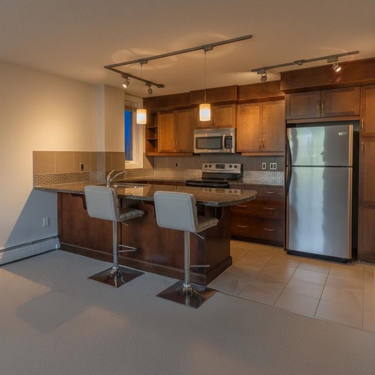 Picture for 104, 1534 15 Avenue SW