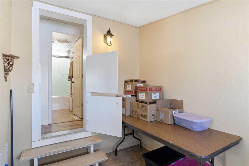 Picture for 232003 Range Road 242  