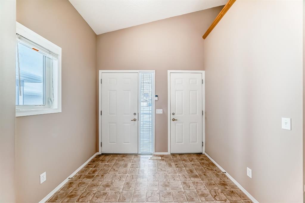 Picture for 180 Coventry Hills Drive NE