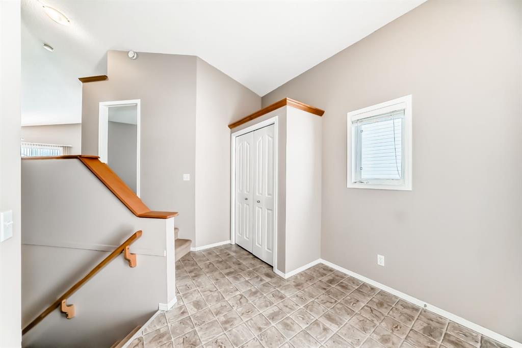 Picture for 180 Coventry Hills Drive NE