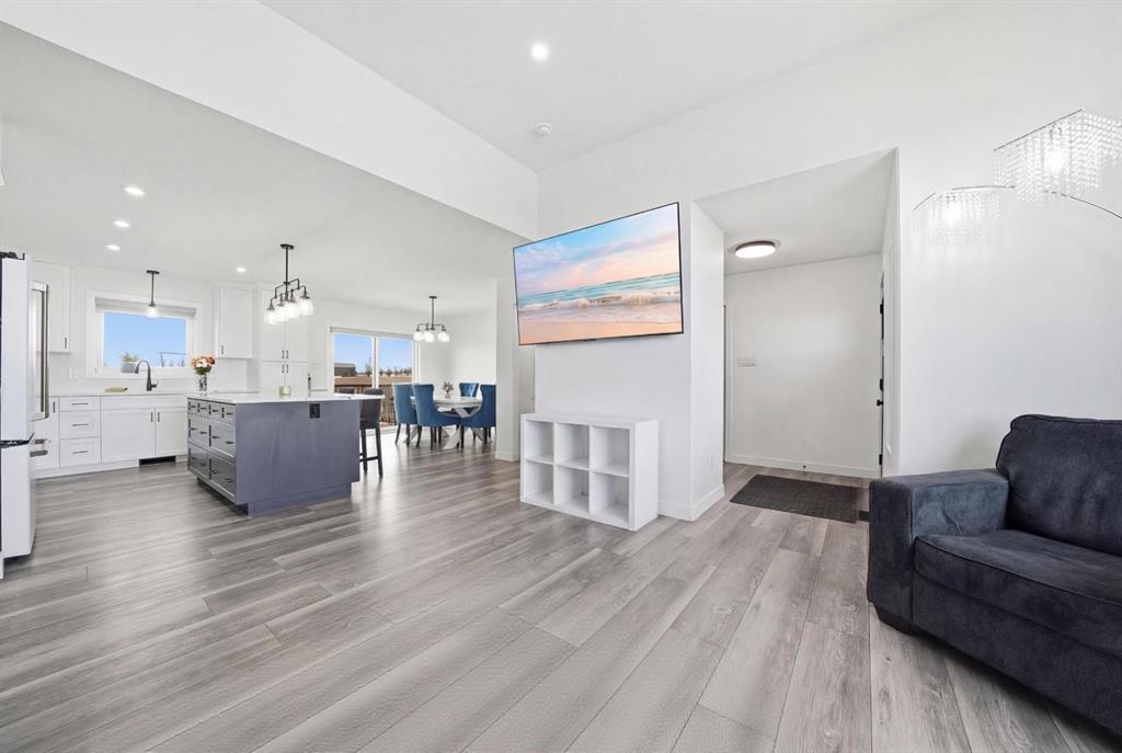 Picture for 100, 32105 Highway 543  E