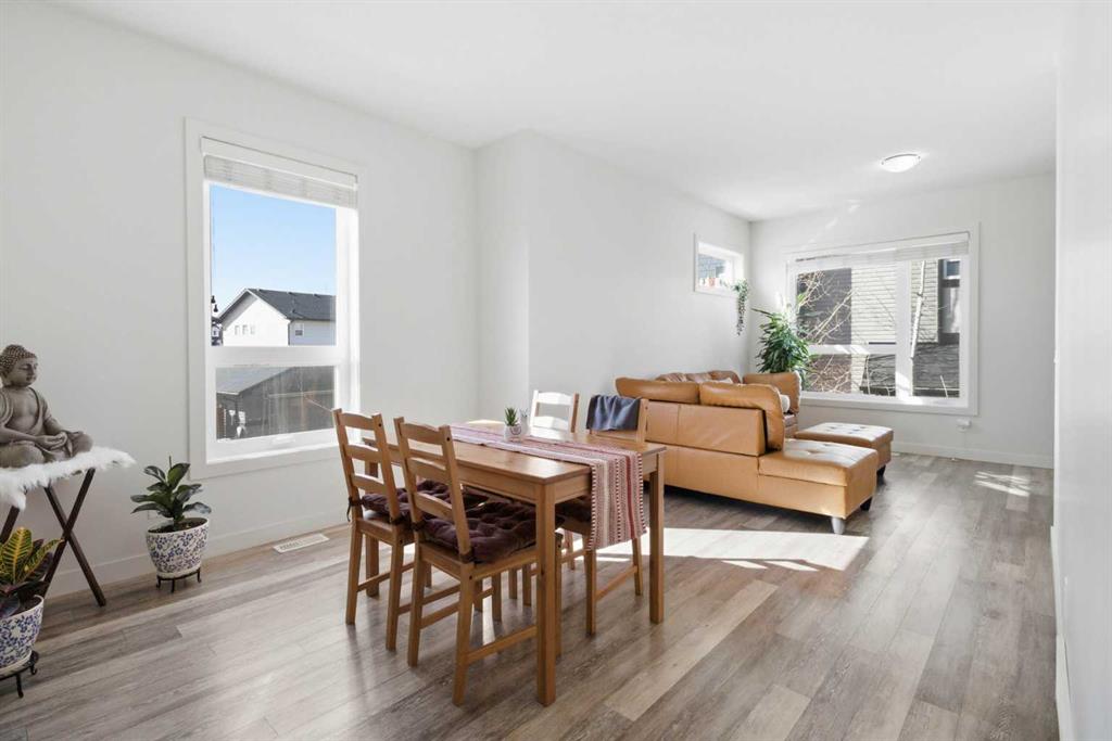 Picture for 402, 11 Evanscrest Mews NW