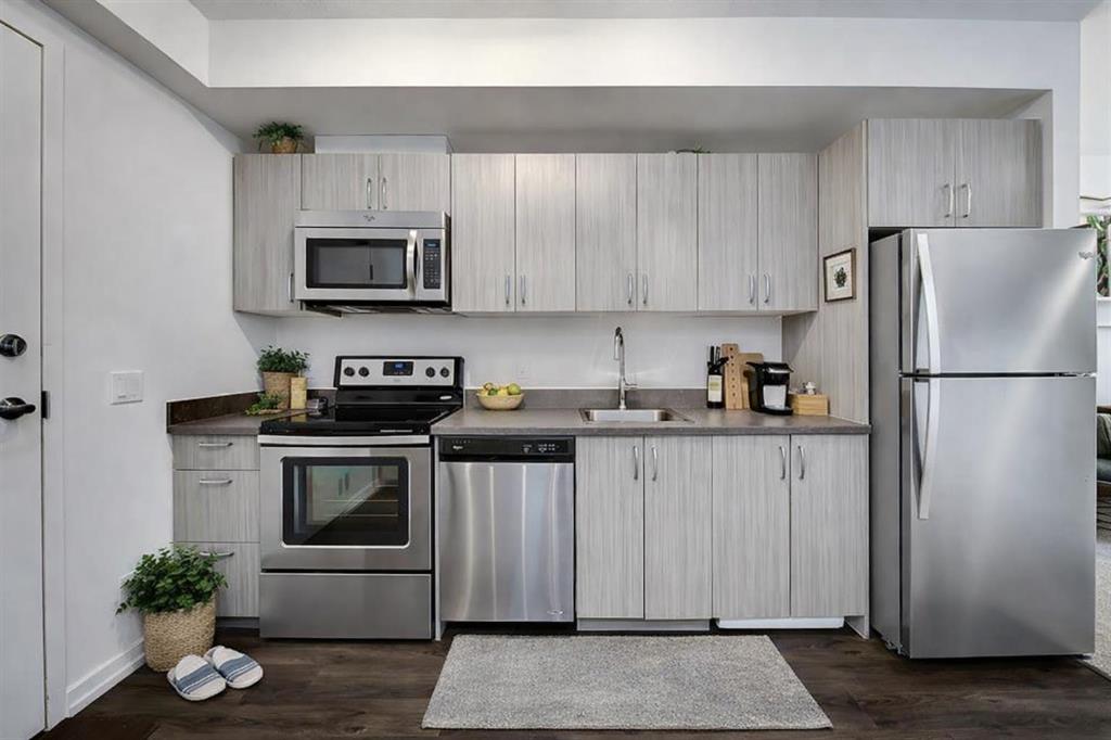 Picture for 306, 450 8 Avenue SE