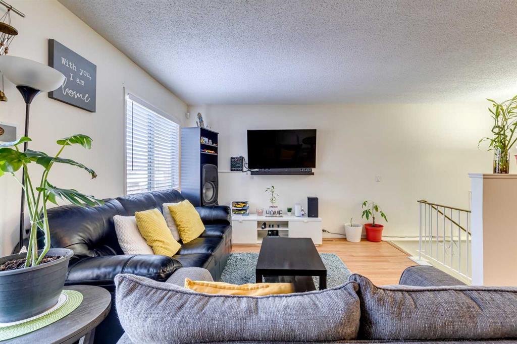 Picture for 217 Aboyne Place NE