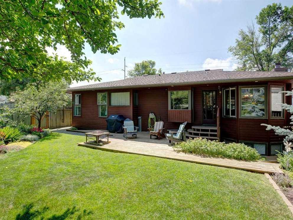 Picture for 76 Sunmount Road SE