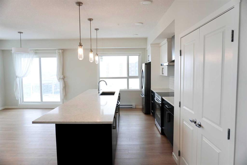 Picture for 404, 80 Carrington Plaza NW