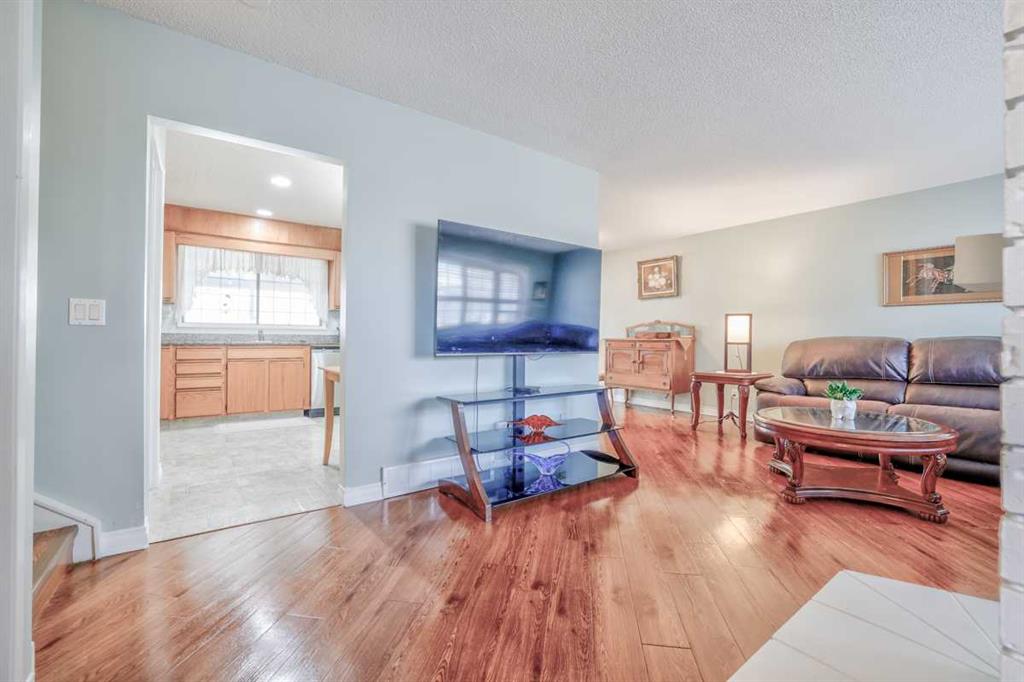 Picture for 232 Templeside Circle NE