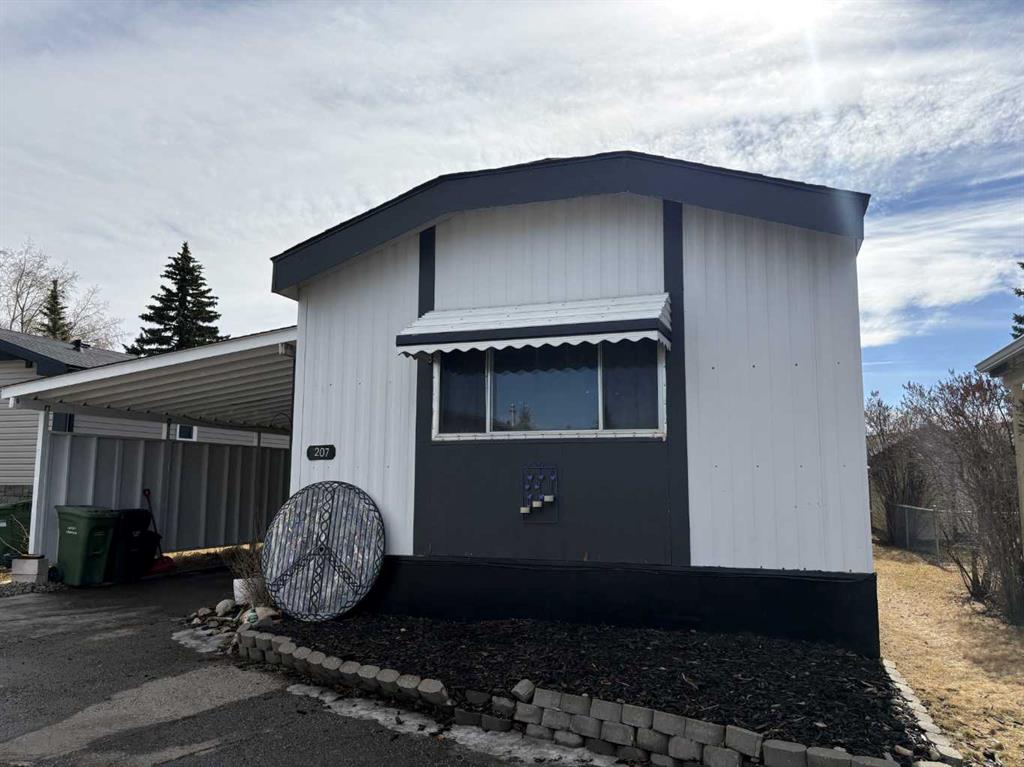 Picture for 207, 3223 83 Street NW