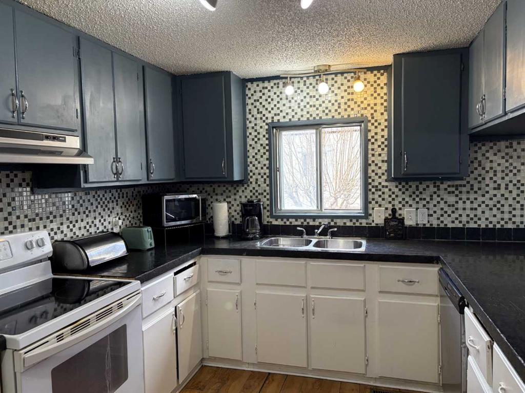 Picture for 207, 3223 83 Street NW