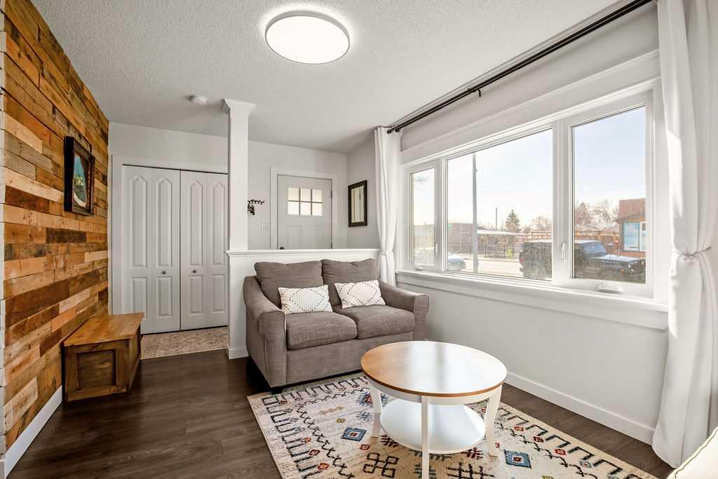 Picture for 330 3 Avenue SE