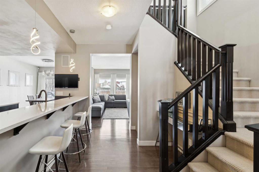 Picture for 37 Mahogany Terrace SE