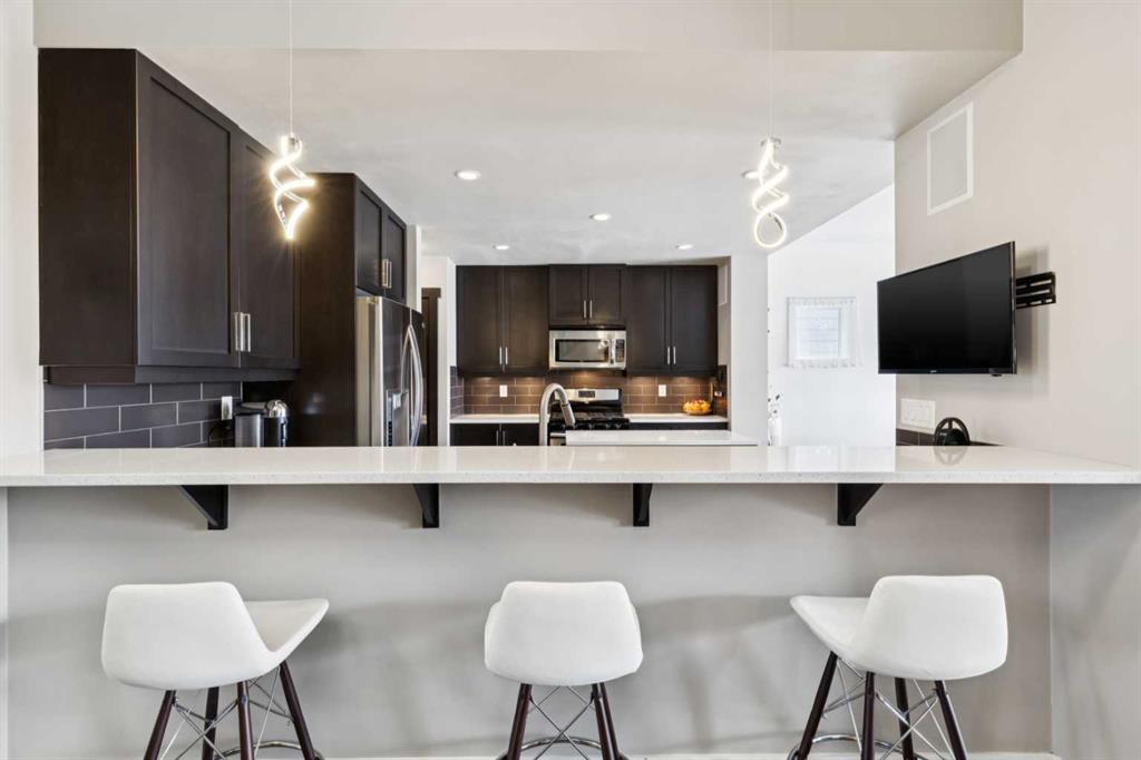 Picture for 37 Mahogany Terrace SE