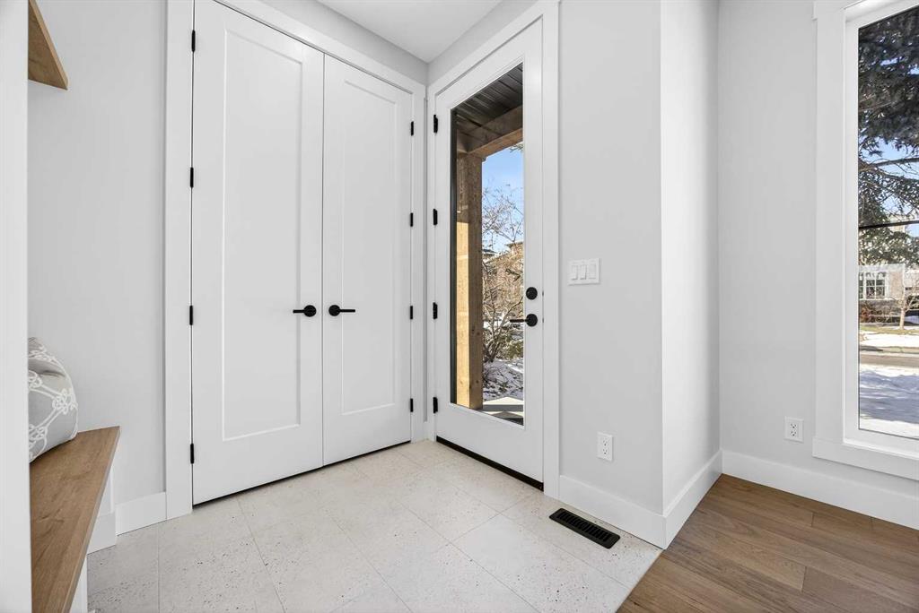 Picture for 823 23 Avenue NW