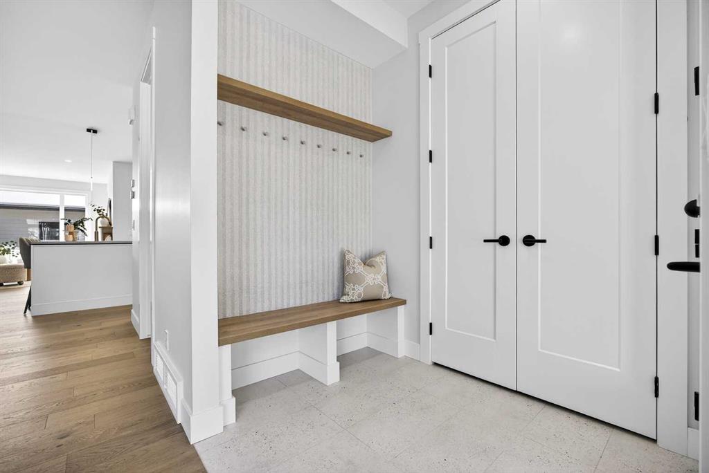 Picture for 823 23 Avenue NW