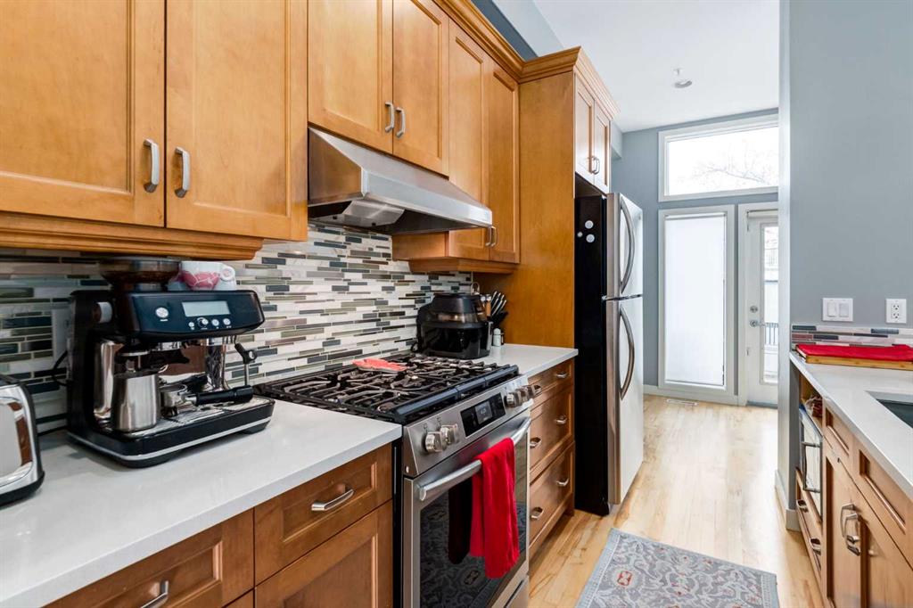 Picture for 107, 1720 12 Street SW