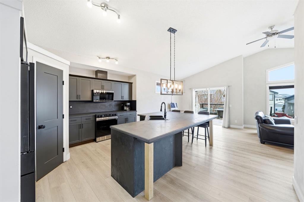 Picture for 165 Thornfield Close SE