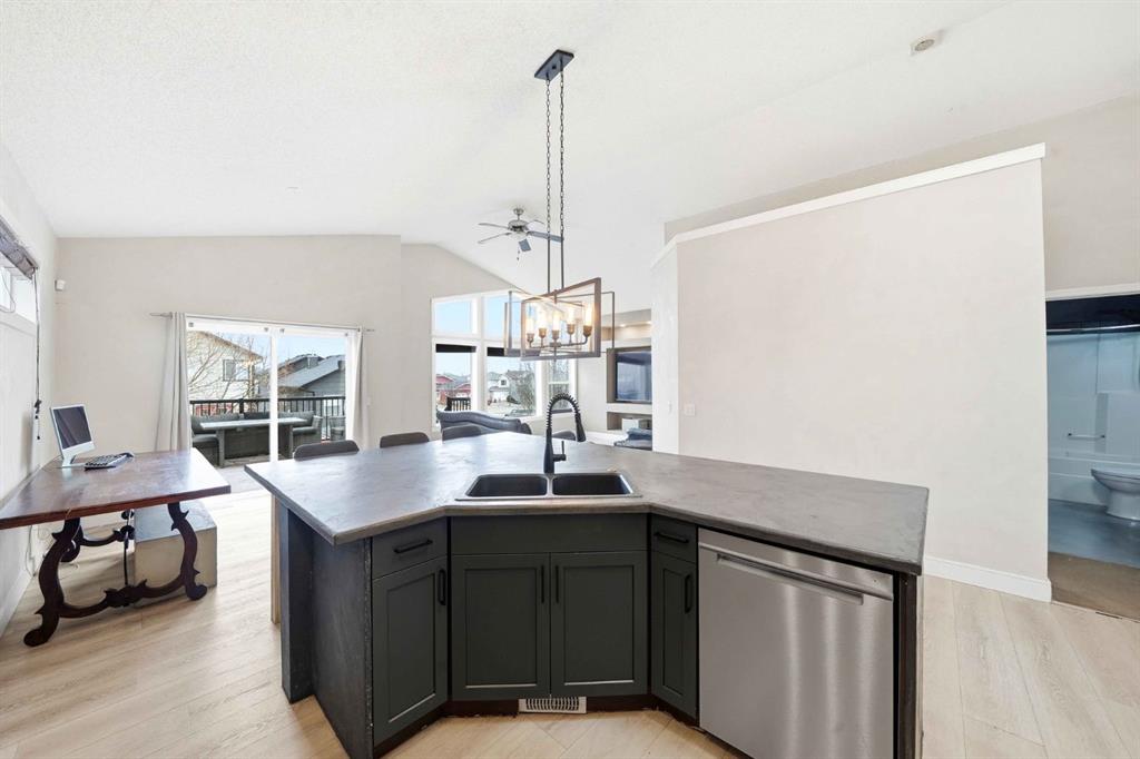 Picture for 165 Thornfield Close SE