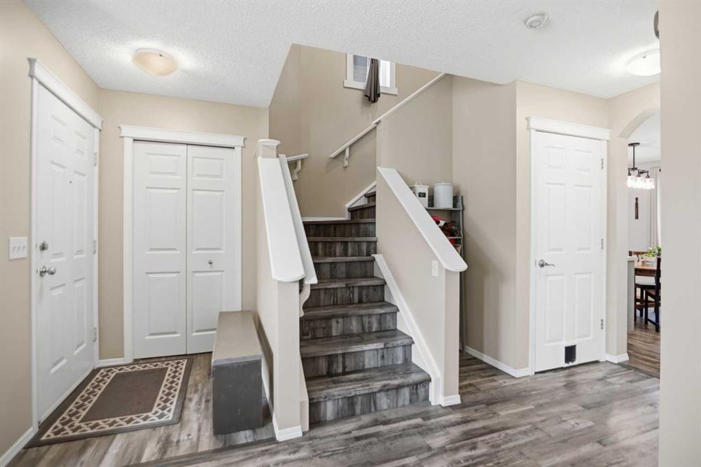 Picture for 46 Saddlemont Way NE