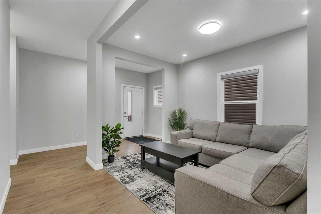 Picture for 152 Savanna Way NE