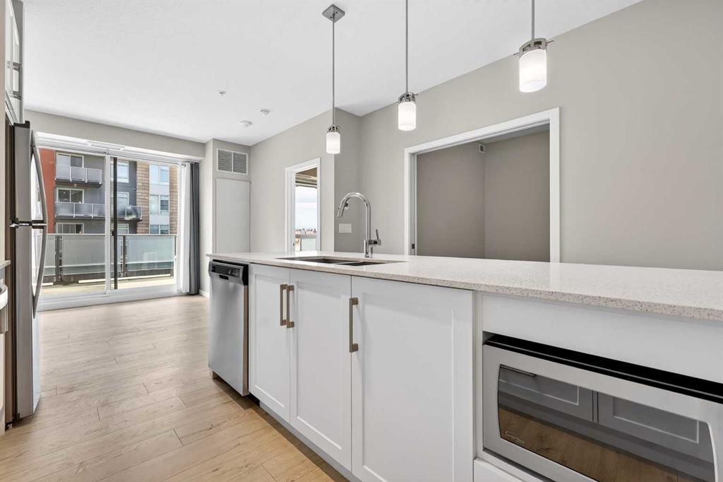 Picture for 403, 122 Mahogany Centre SE