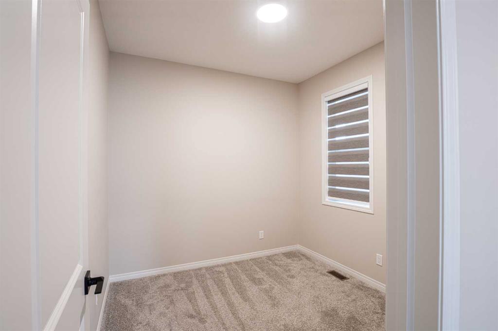 Picture for 56 Corner Glen Green NE