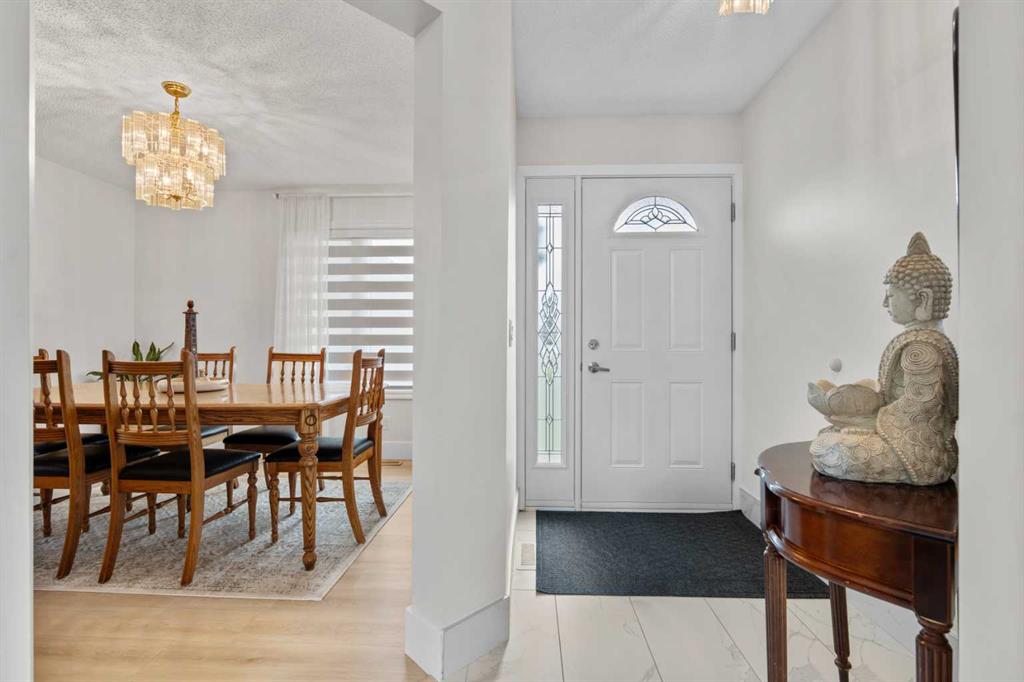 Picture for 957 Applewood Drive SE
