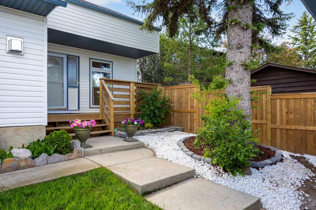 Picture for 151 Ranchview Place NW