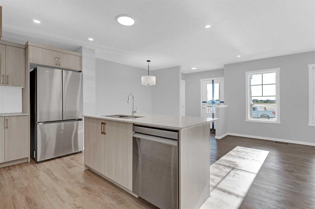 Picture for 1190 148 Avenue NW https://www.cirrealty.ca/reb/creb/09/A2266809_15.jpg