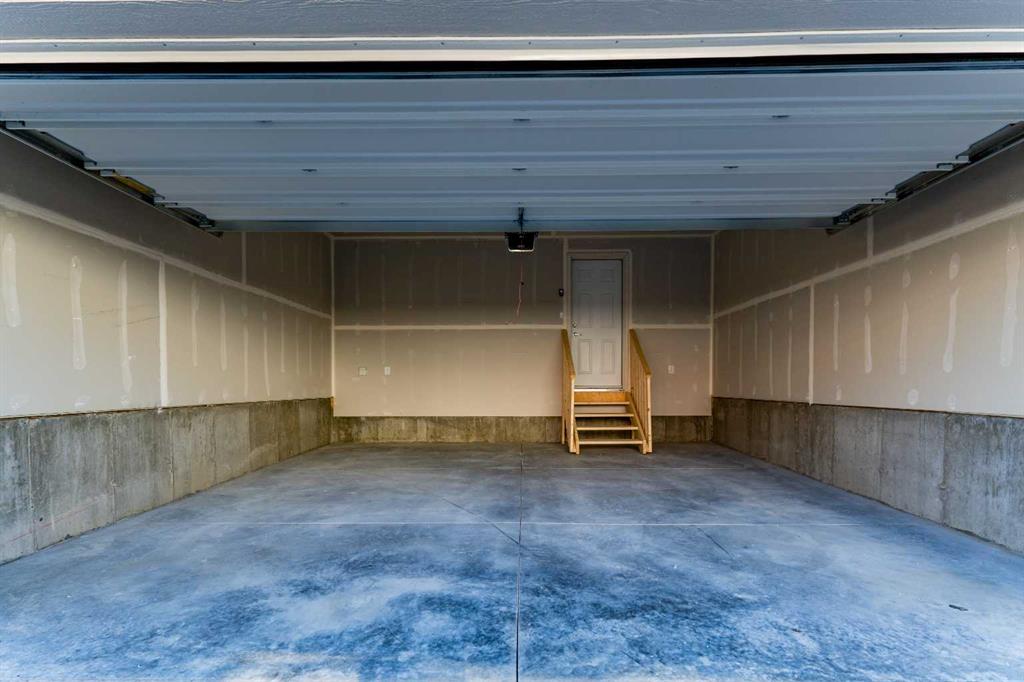 Picture for 1190 148 Avenue NW https://www.cirrealty.ca/reb/creb/09/A2266809_31.jpg