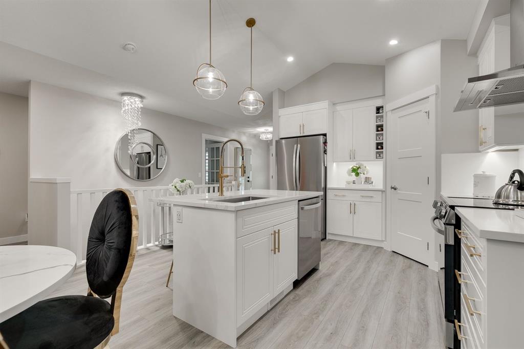 Picture for 185 Riverwood Crescent 