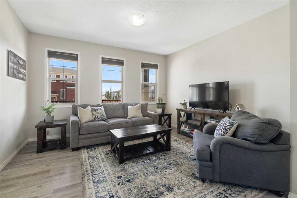 Picture for 211 Evanscrest Way NW