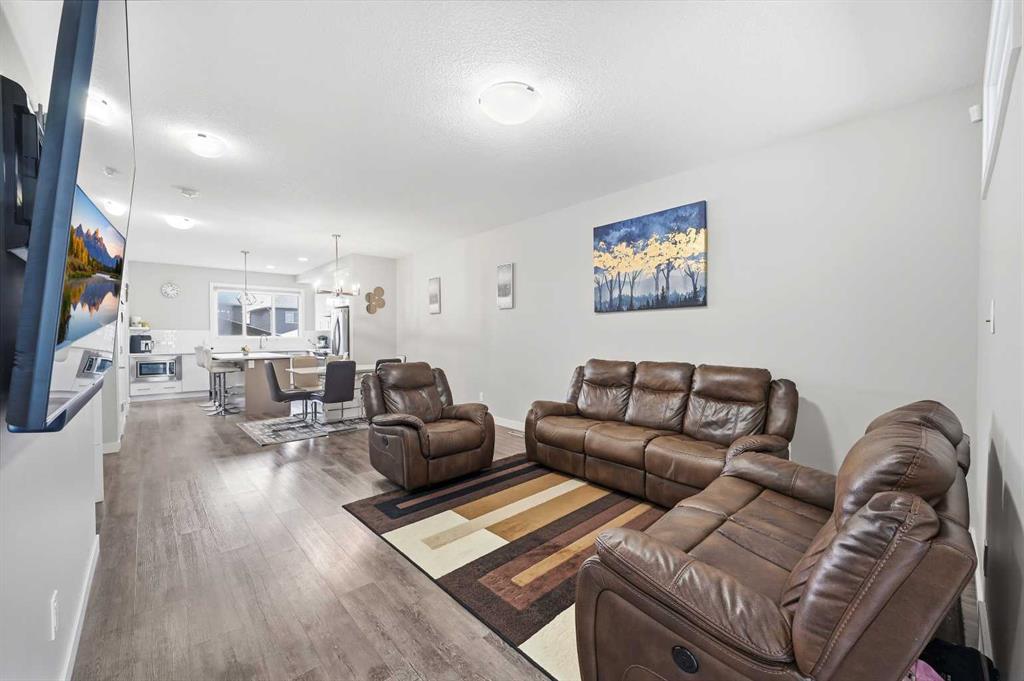 Picture for 4 Cornergate Place NE